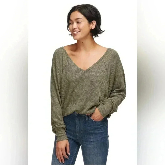 Free People We The Free Santa Clara Green V Neck Ribbed Thermal Top Size Small - Picture 2 of 8